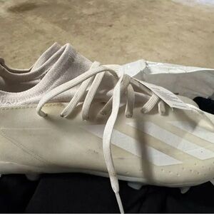 Adidas Men's Cream Athletic Cleats